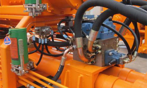 Hydraulic System: High end Component Speed Stepless Adjustment 