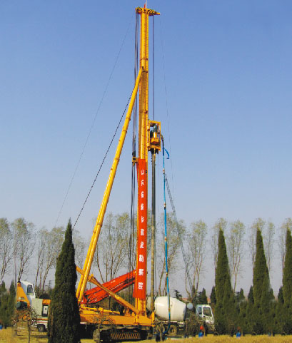 JZL-W electric tracked pile driver - Jinan Airport construction site