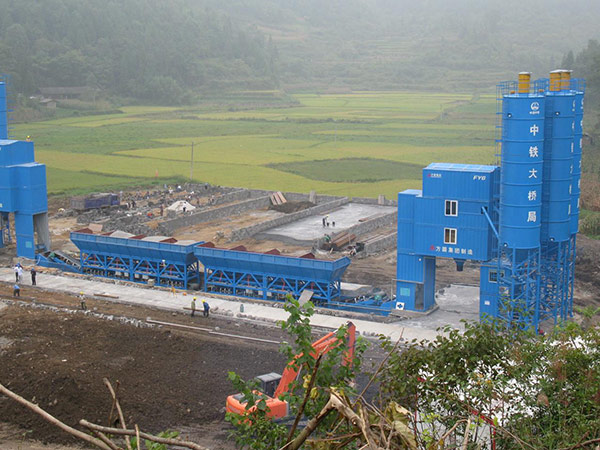Construction of HZS120D concrete mixing plant for Hewu high-speed railway
