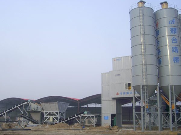 Construction of HZS120D concrete mixing plant in Genshin Impact Expressway Project