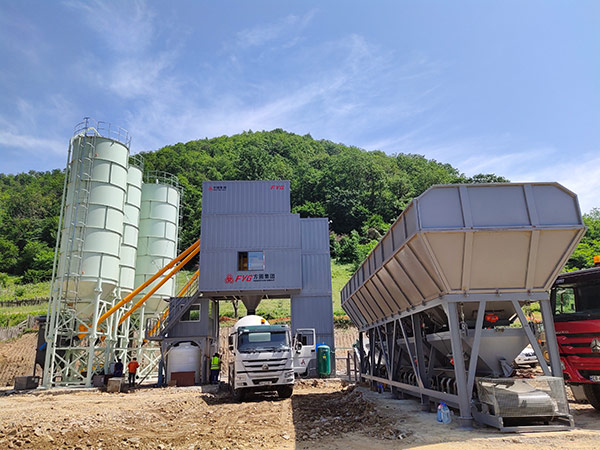 Export Georgia E60 highway construction HZS120D concrete mixing plant