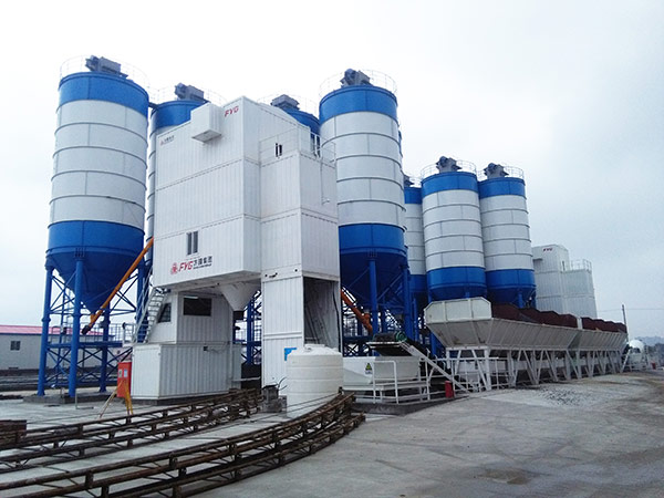Construction of HZS180D concrete mixing plant on Anjiu Railway