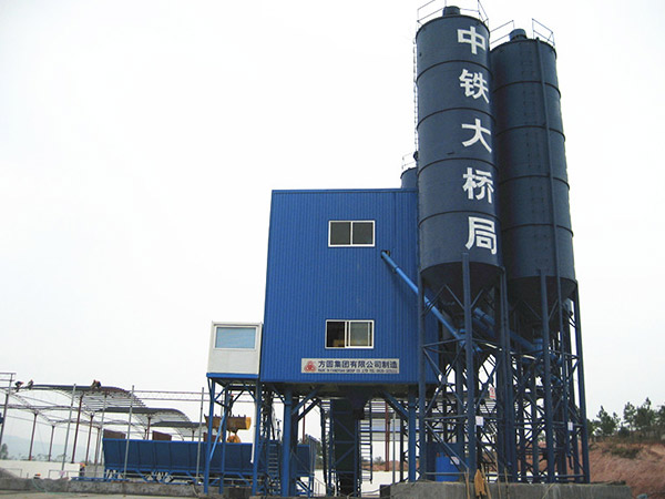 Jiangxi Ruijin Highway Construction HZS60 Concrete Mixing Plant
润色译文
笔记
以上为机器翻译结果
知识推荐重点词汇
知识推荐
为您提供词语相关知识，帮助理解和翻译
瑞金瑞金市，江西省直辖、赣州市代管县级市，位于江西省南部，武夷山脉南段西麓，赣江东源，贡水上游。东与福建省长汀县交界，南与会昌县毗邻，西连于都县，北接宁都、石城二县。 瑞金市面积2441.40平方千米，其中建成区面积29.3平方千米，耕地面积2.86万公顷，有林地面积18.71万