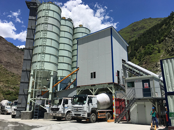 FYG5253GJBC concrete mixer truck - Pakistan Hydropower Project