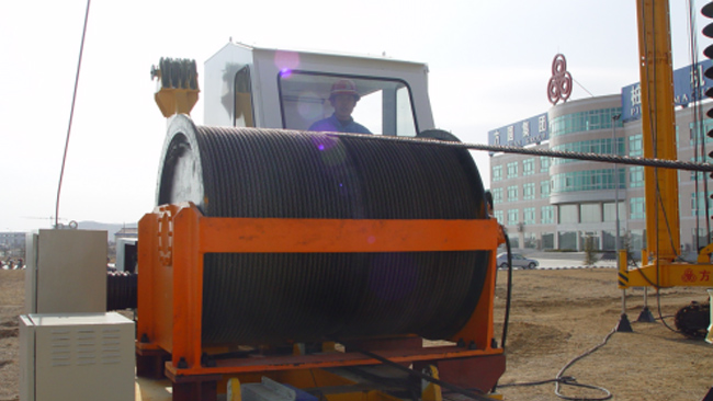 For the first time, a large-diameter, single-layer double winding rope drum design has been adopted, and lifting and pressurization operations can be completed with just one click 