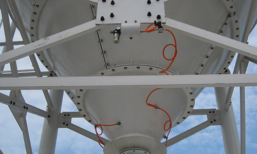 Выход из бункера гладкий.