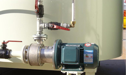 Liquid additive precision metering device 