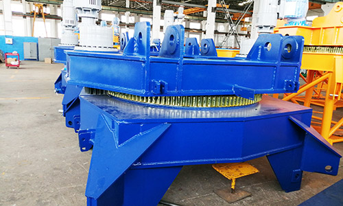 Tower crane rotation 